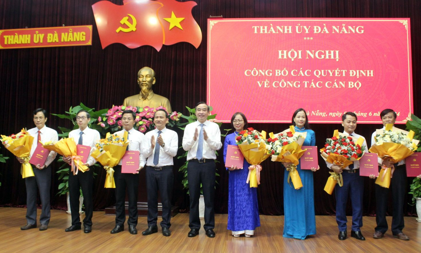 Quang cảnh buổi công bố quyết định nhân sự của TP Đà Nẵng.