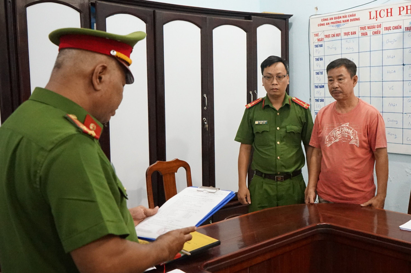 Công an thực hiện lệnh bắt đối với Nguyễn Nho Cầm. Công an thực hiện lệnh bắt đối với Nguyễn Nho Cầm.