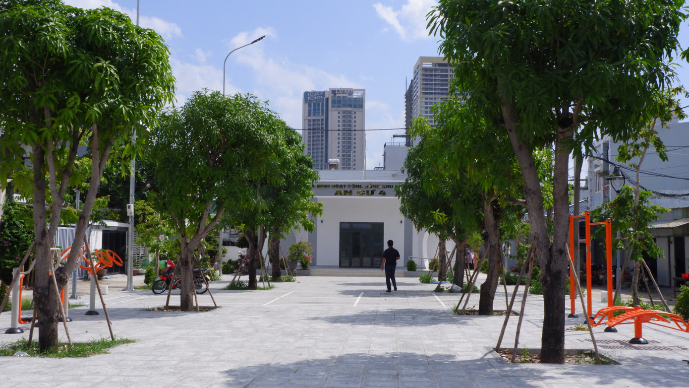 Khuôn viên nhà sinh hoạt cộng đồng An Cư 4 (quận Sơn Trà) trồng nhiều cây xanh. Ảnh: Nguyễn Thành