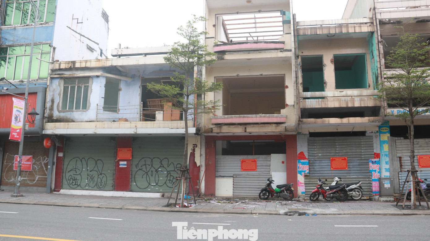 Khu vực sân vận động Chi Lăng đang được thi hành án vụ Phạm Công Danh.