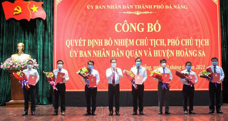 Quang cảnh buổi lễ công bố các quyết định bổ nhiệm của UBND TP Đà Nẵng Quang cảnh buổi lễ công bố các quyết định bổ nhiệm của UBND TP Đà Nẵng