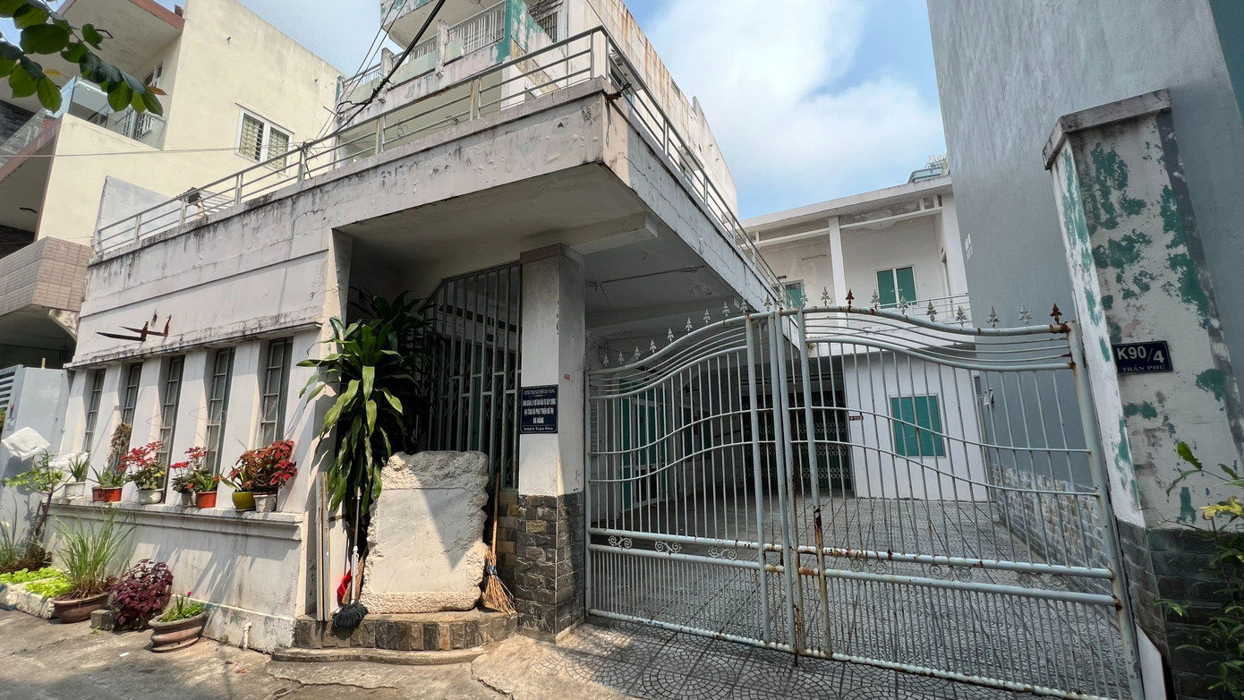 Cơ sở nhà đất tại 90/4 đường Trần Phú (phường Hải Châu 1) diện tích đất hơn 504m2 sẽ được giao để quận Hải Châu làm trung tâm văn hóa cho phường Hải Châu 1.