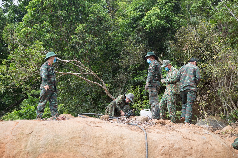 UBND quận Sơn Trà đề nghị Ban Quản lý bán đảo Sơn Trà và các bãi biển du lịch Đà Nẵng triển khai lực lượng chốt chặn, không cho người và phương tiện tham gia giao thông lên bán đảo Sơn Trà, đặc biệt là các tuyến đường quốc phòng.