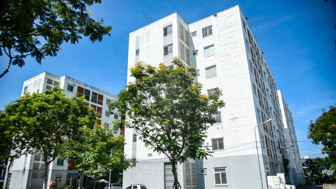 Khối nhà C thuộc Chung cư nhà ở xã hội tại khu E2 (giai đoạn 2) Khu dân cư Nam cầu Cẩm Lệ, đường Văn Tiến Dũng nằm trong số 4 địa điểm bố trí cho thuê chỗ ở cho cán bộ công chức Quảng Nam sau khi sáp nhập phải ra Đà Nẵng làm việc.