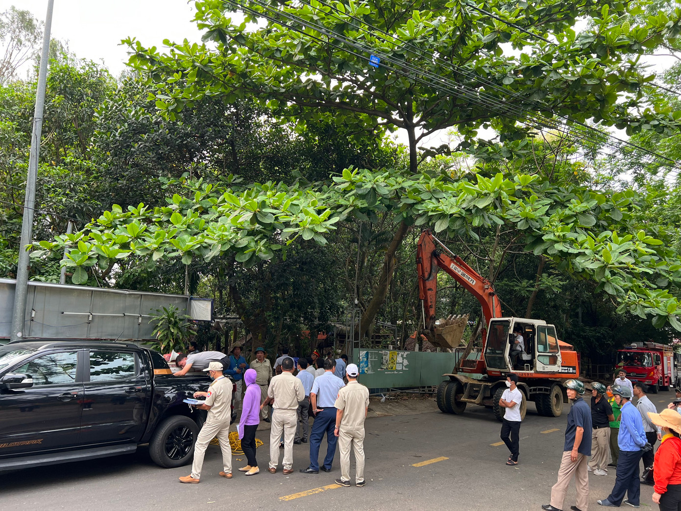 Chính quyền quận Sơn Trà đã nhiều lần làm việc, vận động, tuyên truyền các hộ dân vi phạm tự tháo dỡ nhưng các hộ không chấp hành.