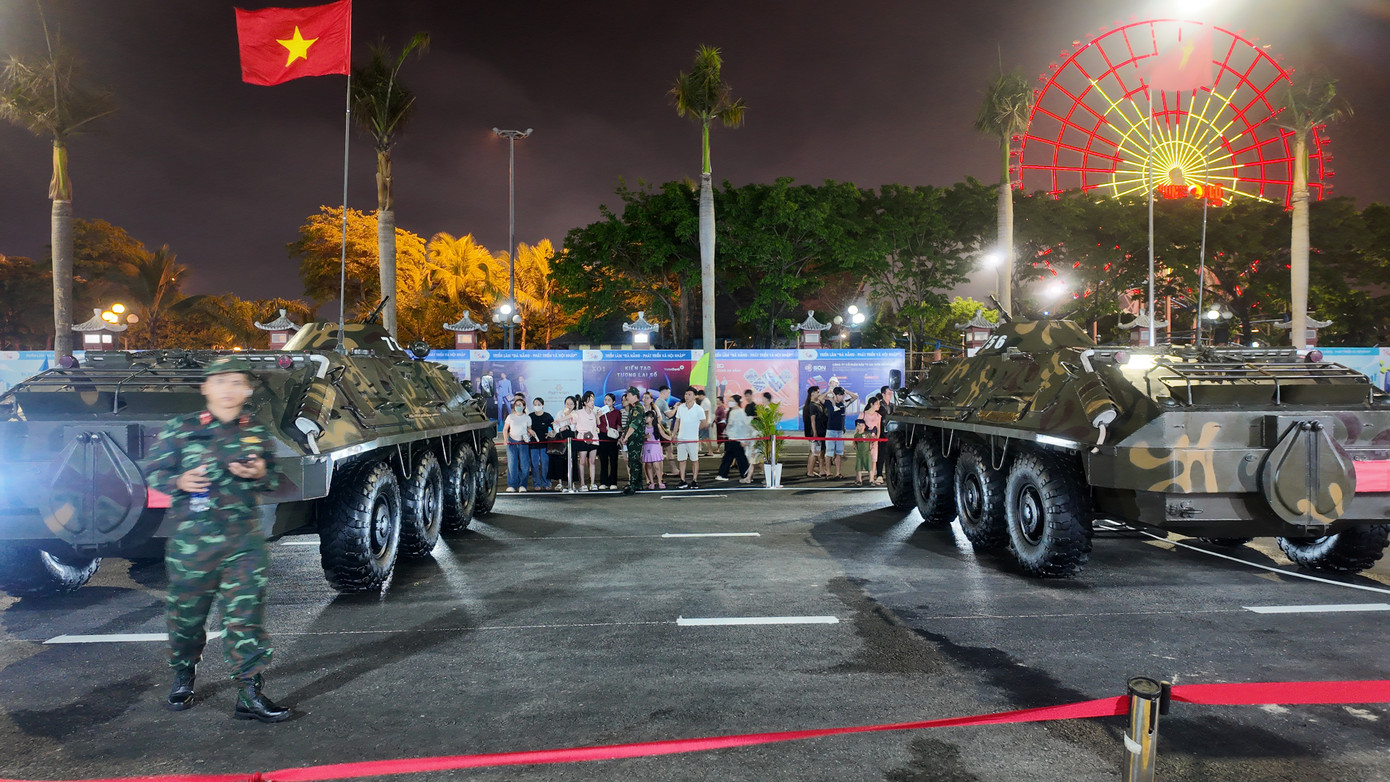 Các loại xe đặc chủng chuyên dụng của lực lượng vũ trang thu hút người dân khám phá và tìm hiểu.