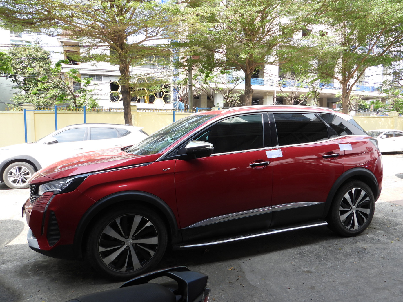 Một xe ô tô của Phạm Thị Huỳnh Như được kê biên.