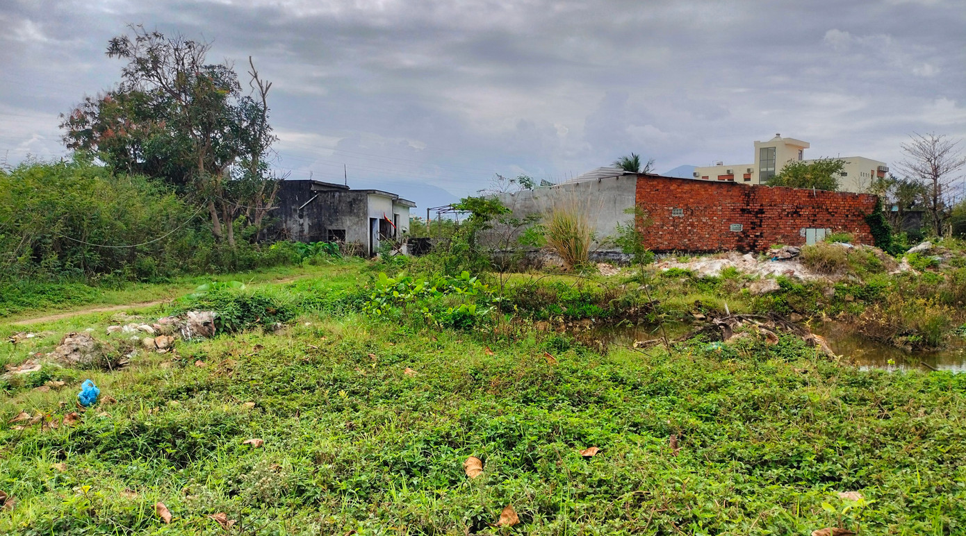 Liên quan đến dự án, UBND TP Đà Nẵng đã giao Sở TN&amp;MT phối hợp các đơn vị liên quan tiếp tục nghiên cứu đề xuất hướng giải quyết để báo cáo Ban Thường vụ Thành ủy xem xét, cho chủ trương thực hiện trong thời gian tới.