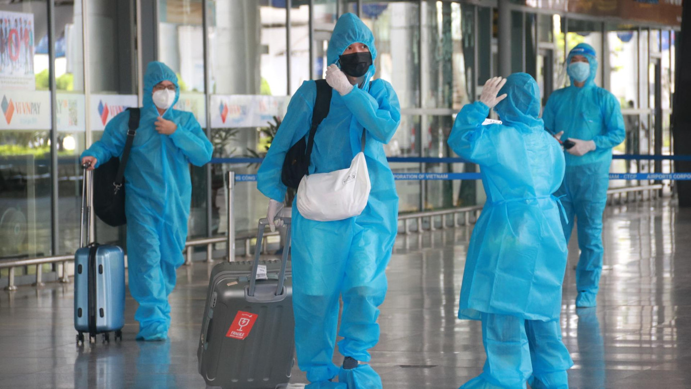 Ngoài miễn phí đi lại, Hội đồng hương Đà Nẵng và UBND sẽ hỗ trợ, tặng mỗi người 500.000đ, tặng suất ăn, hỗ trợ chỗ ở miễn phí với tổng năng lực lưu trú gần 500 phòng. Ảnh: Nguyễn Thành