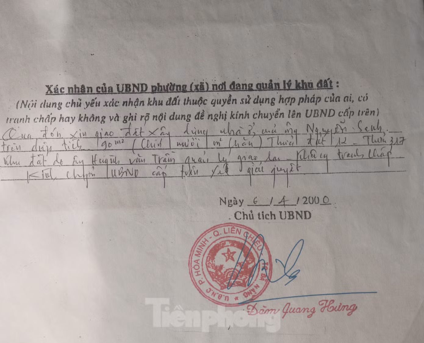 Hồ sơ các nhà xây trái phép có xác nhận và chữ ký của ông Đàm Quang Hưng. Ảnh: Nguyễn Thành Hồ sơ các nhà xây trái phép có xác nhận và chữ ký của ông Đàm Quang Hưng. Ảnh: Nguyễn Thành
