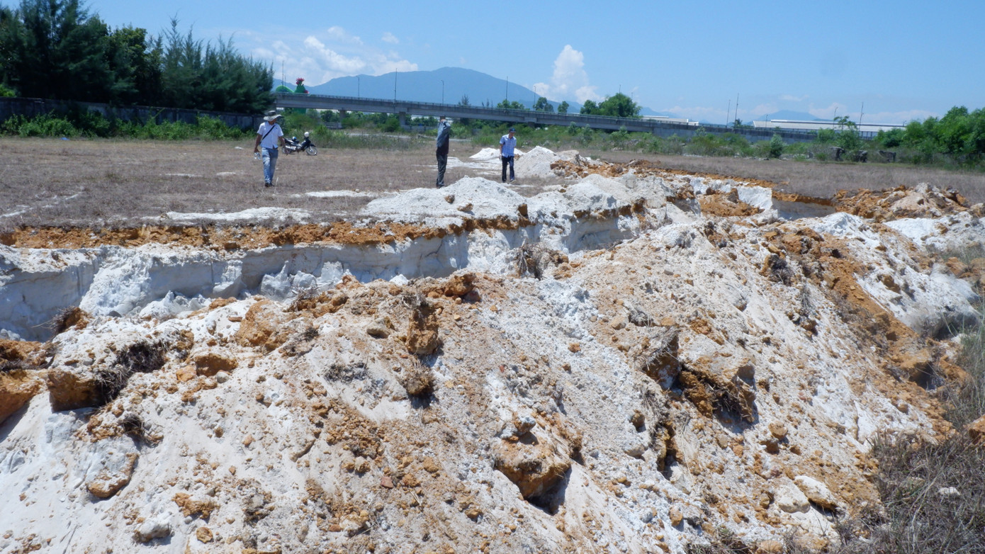Để công tác an ninh trật tự trên địa bàn được an toàn, các doanh nghiệp yên tâm sản xuất, Công ty TNHH Raico Việt Nam đã có đơn đề nghị Công an huyện Núi Thành nhanh chóng vào cuộc điều tra. Để công tác an ninh trật tự trên địa bàn được an toàn, các doanh nghiệp yên tâm sản xuất, Công ty TNHH Raico Việt Nam đã có đơn đề nghị Công an huyện Núi Thành nhanh chóng vào cuộc điều tra.