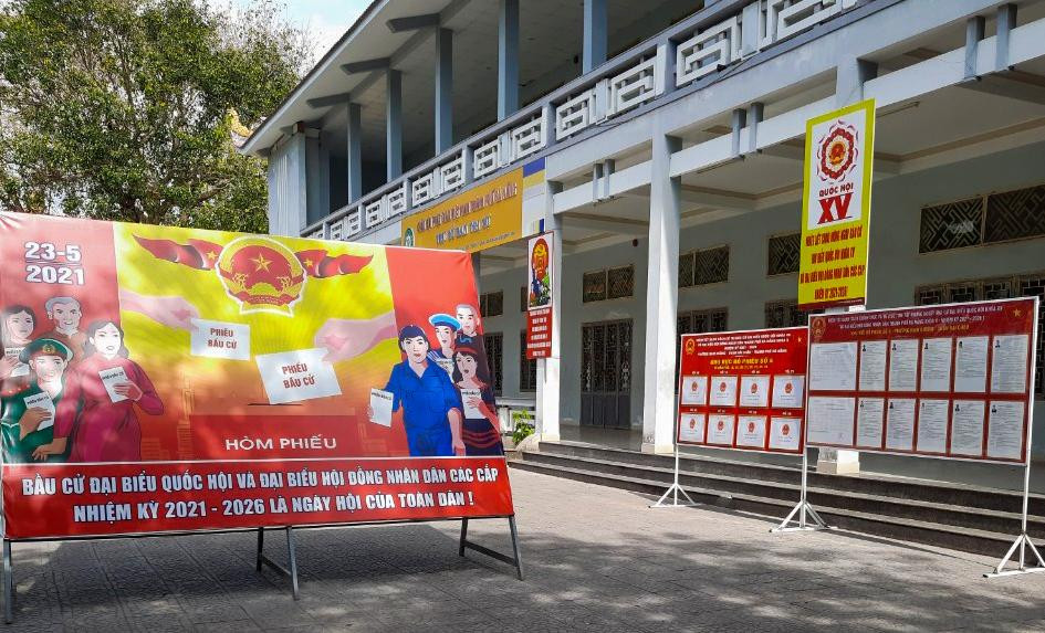 Công tác tuyên truyền bầu cử và đảm bảo an toàn phòng chống dịch được Đà Nẵng đẩy mạnh. Công tác tuyên truyền bầu cử và đảm bảo an toàn phòng chống dịch được Đà Nẵng đẩy mạnh.