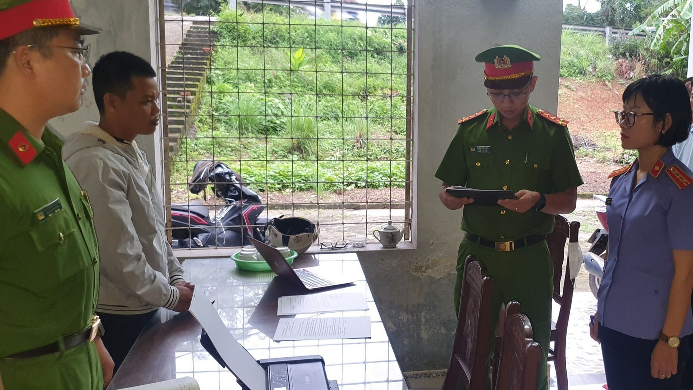 Thực hiện lệnh khởi tố, bắt tạm giam đối với Nguyễn Hồng Đức.