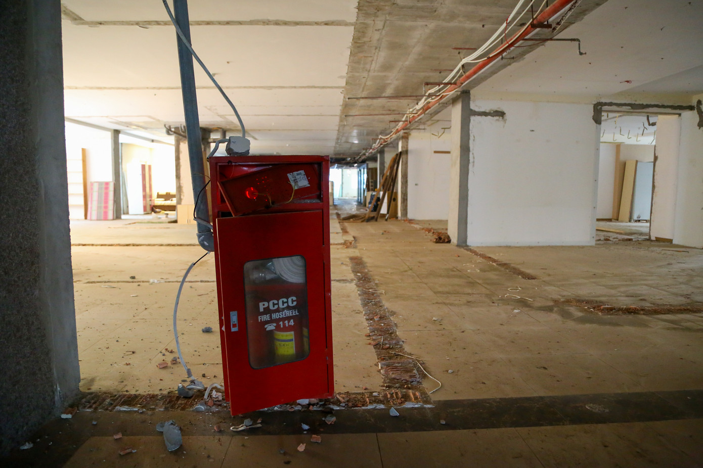 Sau khi tháo dỡ các căn hộ xây sai phép, ở tầng 2 và 3 sẽ được chuyển đổi thành nhà đỗ xe. Trong khi đó, tầng 5 sẽ làm nhà trẻ và nhà sinh hoạt cộng đồng.