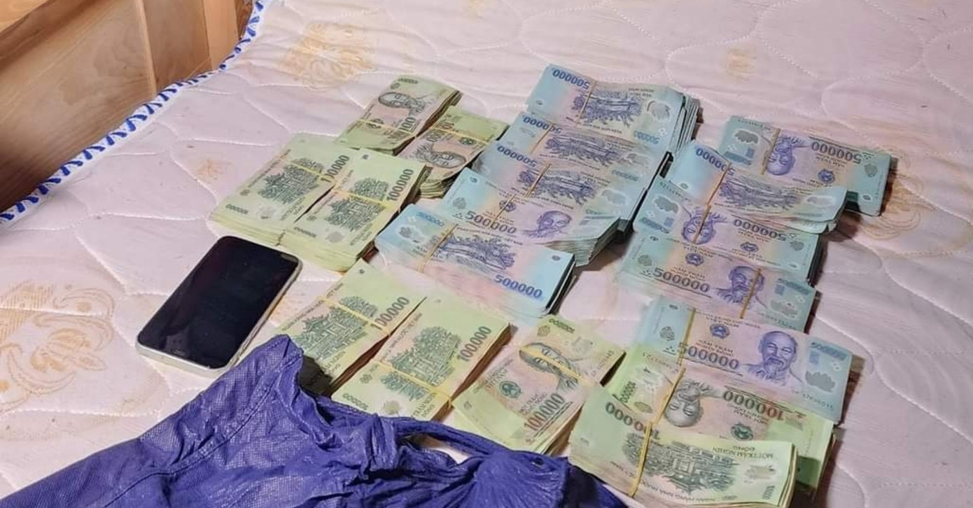 Số tiền bị cướp đã được thu giữ. Số tiền bị cướp đã được thu giữ.