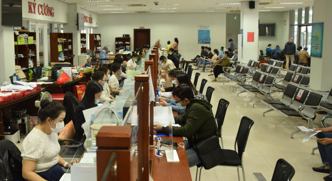 Cán bộ, công chức, viên chức làm việc tại Trung tâm hành chính TP Đà Nẵng