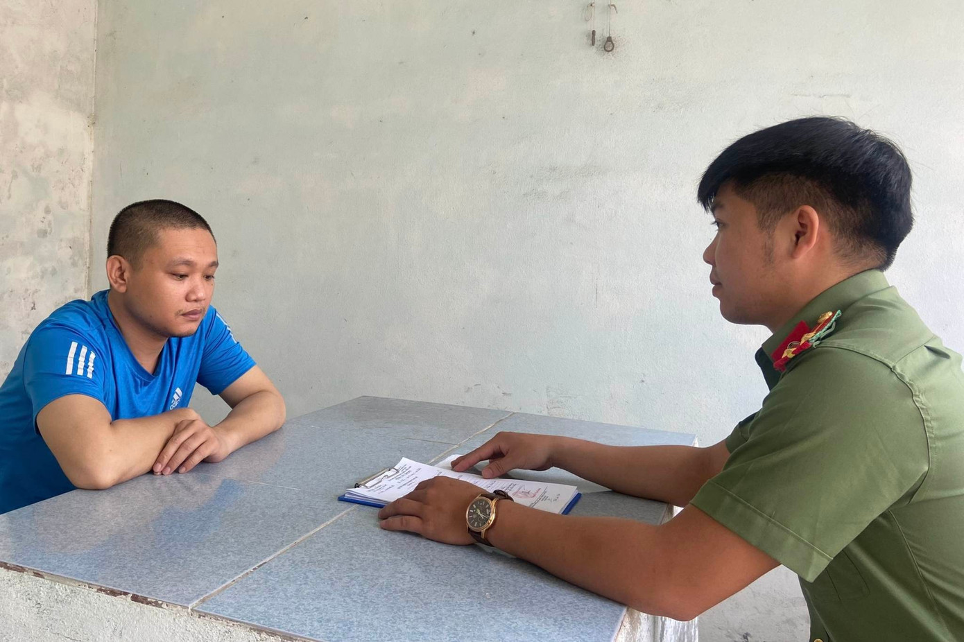 Đối tượng Trần Văn Miên tại cơ quan Công an. Đối tượng Trần Văn Miên tại cơ quan Công an.