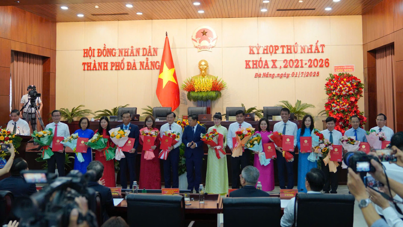 14 Giám đốc các sở ngành TP Đà Nẵng mới ra mắt tại kỳ họp.