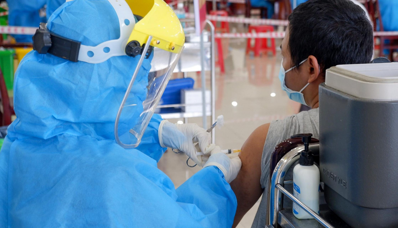 Đà Nẵng đặt mục tiêu trong tháng 9 này sẽ tiêm phủ hết mũi 1 vắc xin phòng COVID-19 cho người dân TP.