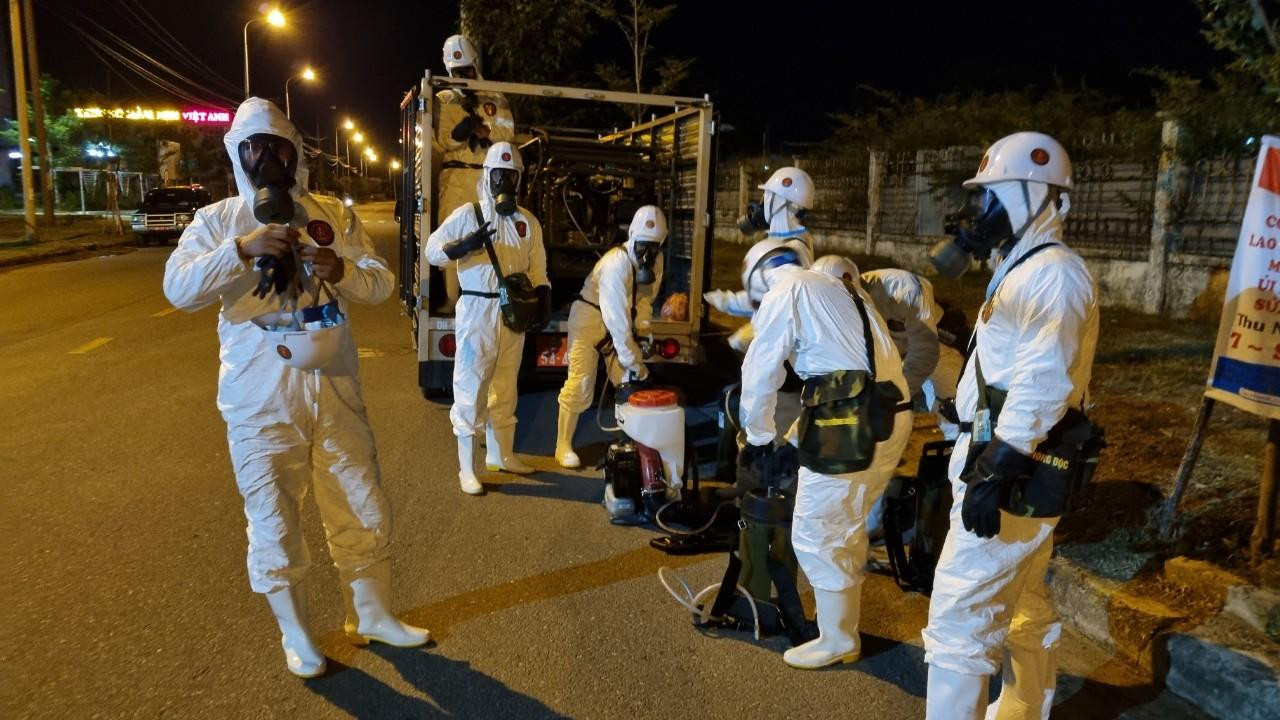 Tại khu vực chung cư nhà ở xã hội dành cho công nhân thuộc địa bàn phường Hòa Khánh Bắc, có 4 block chung cư với hàng ngàn hộ dân đã vào ở. Hiện nay, khu chung cư này đã bị phong toả do có các ca mắc COVID-19 là công nhân, người lao động làm việc tại các nhà máy ở KCN Hòa Khánh