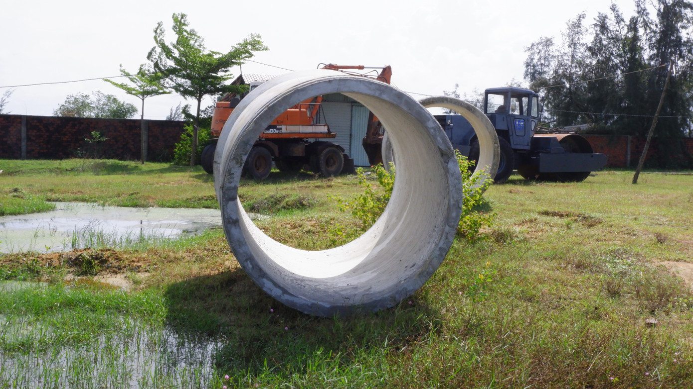 Khu vực dự án Khu đô thị Bách Đạt hạ tầng vẫn còn dang dở để không nhiều năm nay.