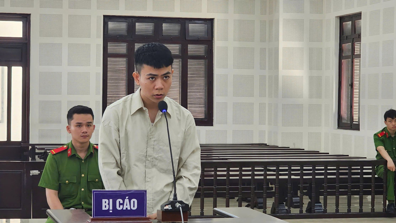 Bị cáo Phùng Văn Quyết tại phiên tòa.