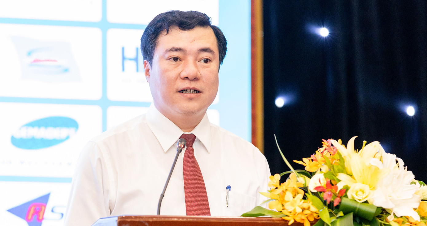 Thứ trưởng Bộ Công Thương Nguyễn Sinh Nhật Tân phát biểu tại hội nghị. Thứ trưởng Bộ Công Thương Nguyễn Sinh Nhật Tân phát biểu tại hội nghị.