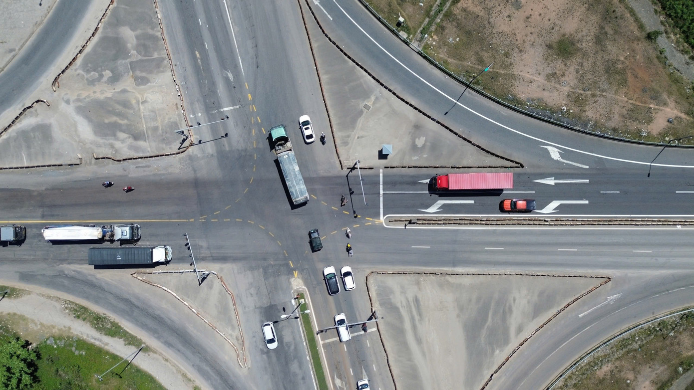 Khu vực này sẽ được đầu tư xây dựng cầu vượt quy mô để qua điểm giao cắt với cao tốc Bắc - Nam để đảm bảo giao thông thông suốt, an toàn.