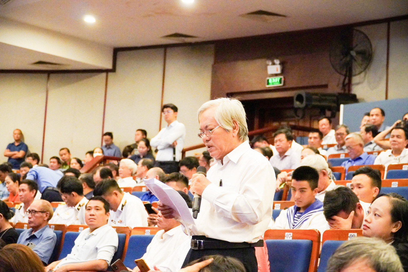 Cử tri nêu ý kiến tại buổi tiếp xúc của Đoàn ĐBQH TP. Đà Nẵng.