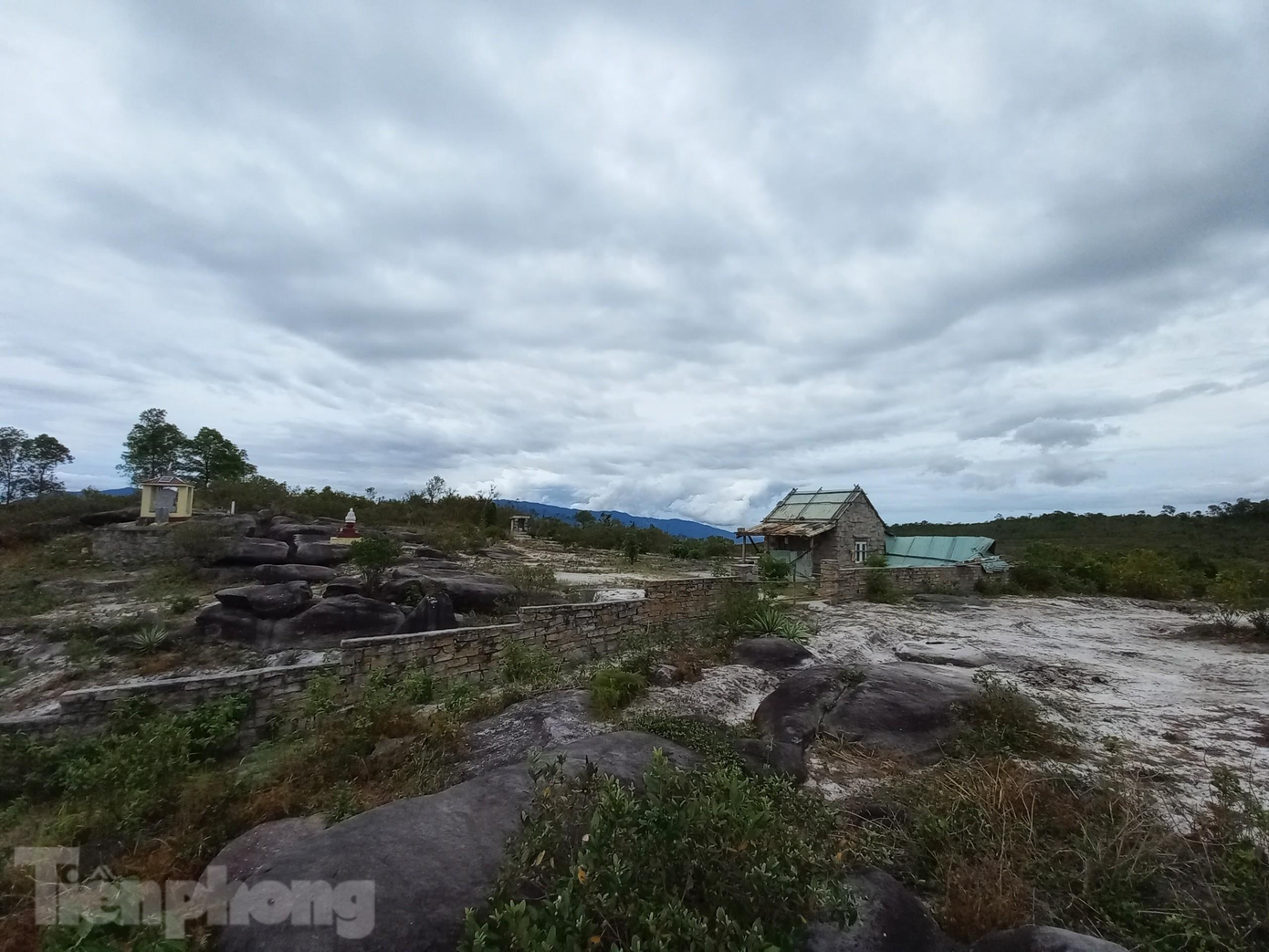 Vị trí quy hoạch dự án khu du lịch tâm linh hiện nay tại núi Bằng Am. Đối với hạng mục đầu tư khu tâm linh, lãnh đạo tỉnh Quảng Nam yêu cầu chỉ được thực hiện cuối cùng sau khi tất cả các hạng mục khác trong quyết định chủ trương đầu tư và quy hoạch chi tiết đã phê duyệt được xây dựng đúng tiến độ, đúng quy định và phải báo cáo nội dung hoạt động với UBND tỉnh, được UBND tỉnh cho phép triển khai thực hiện. Vị trí quy hoạch dự án khu du lịch tâm linh hiện nay tại núi Bằng Am. Đối với hạng mục đầu tư khu tâm linh, lãnh đạo tỉnh Quảng Nam yêu cầu chỉ được thực hiện cuối cùng sau khi tất cả các hạng mục khác trong quyết định chủ trương đầu tư và quy hoạch chi tiết đã phê duyệt được xây dựng đúng tiến độ, đúng quy định và phải báo cáo nội dung hoạt động với UBND tỉnh, được UBND tỉnh cho phép triển khai thực hiện.