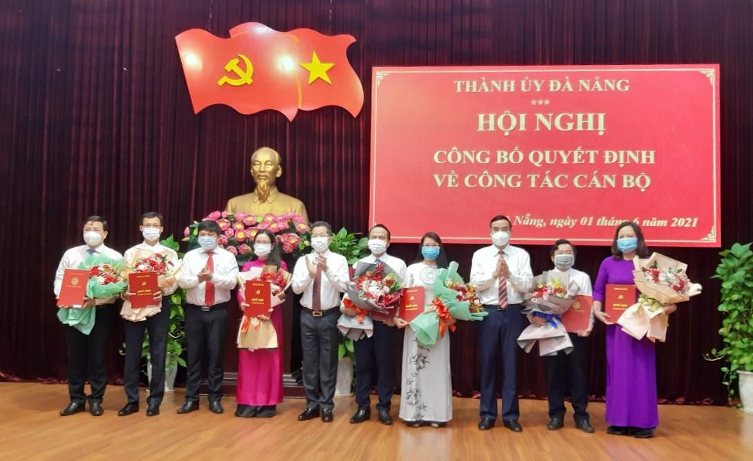 Lễ công bố quyết định về công tác cán bộ của Thành uỷ Đà Nẵng. Lễ công bố quyết định về công tác cán bộ của Thành uỷ Đà Nẵng.