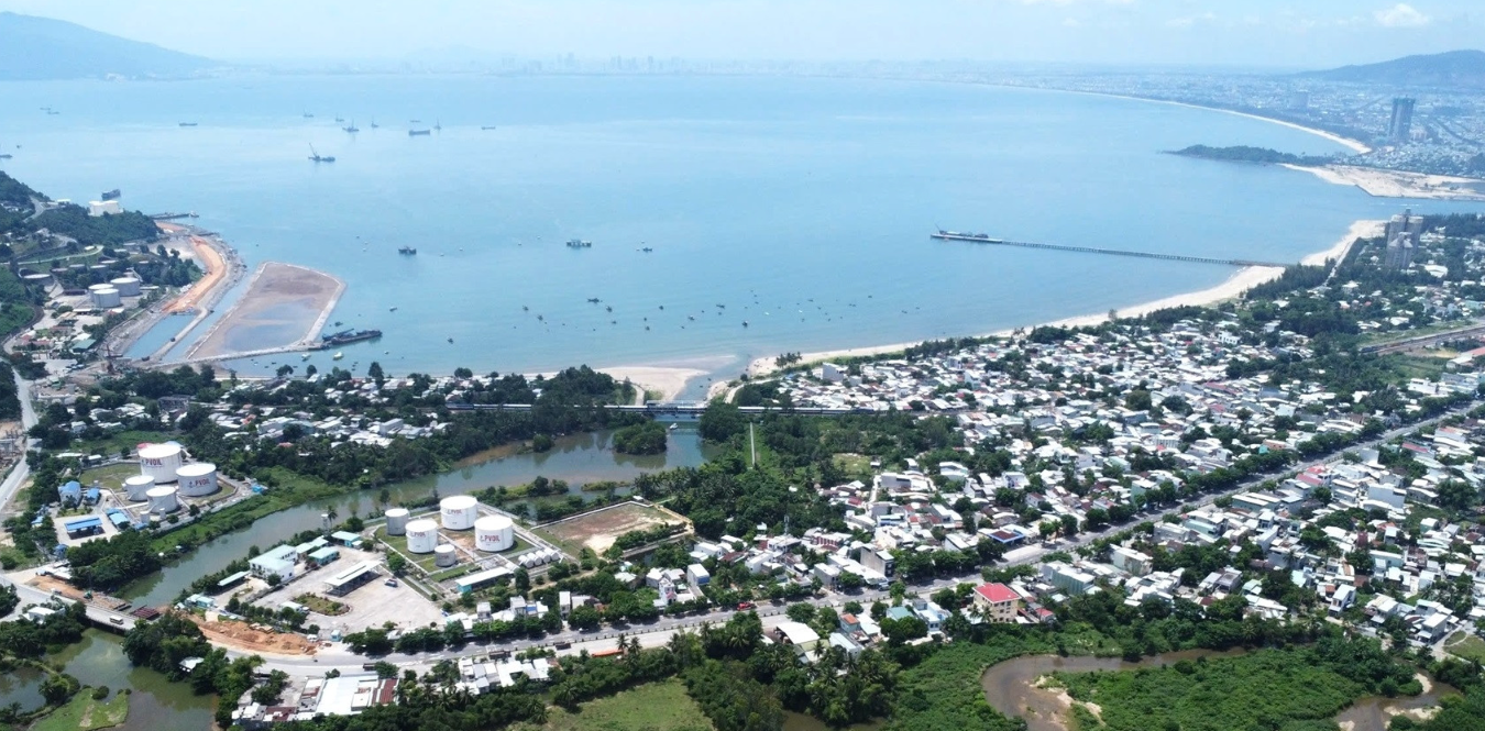 Khu vực cảng Liên Chiểu nơi gắn liền với Khu Thương mại tự do Đà Nẵng. Ảnh. G.C