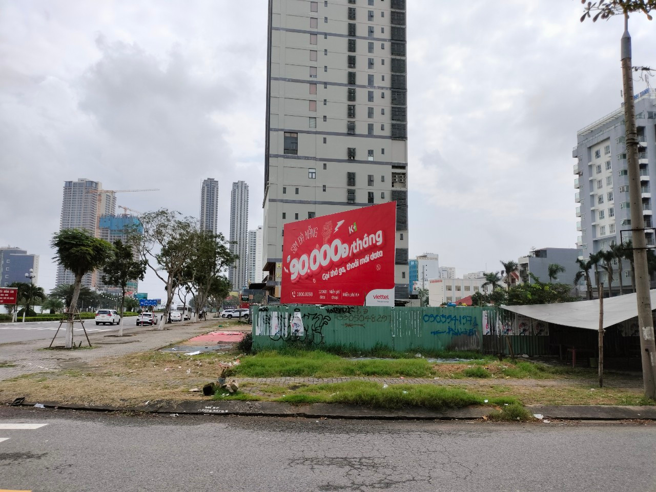 Lô đất A2 đường Phạm Văn Đồng.