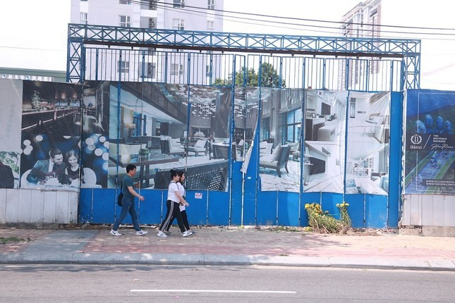 Khu đất 16 Bạch Đằng nằm ven sông Hàn, Đà Nẵng. Khu đất 16 Bạch Đằng nằm ven sông Hàn, Đà Nẵng.