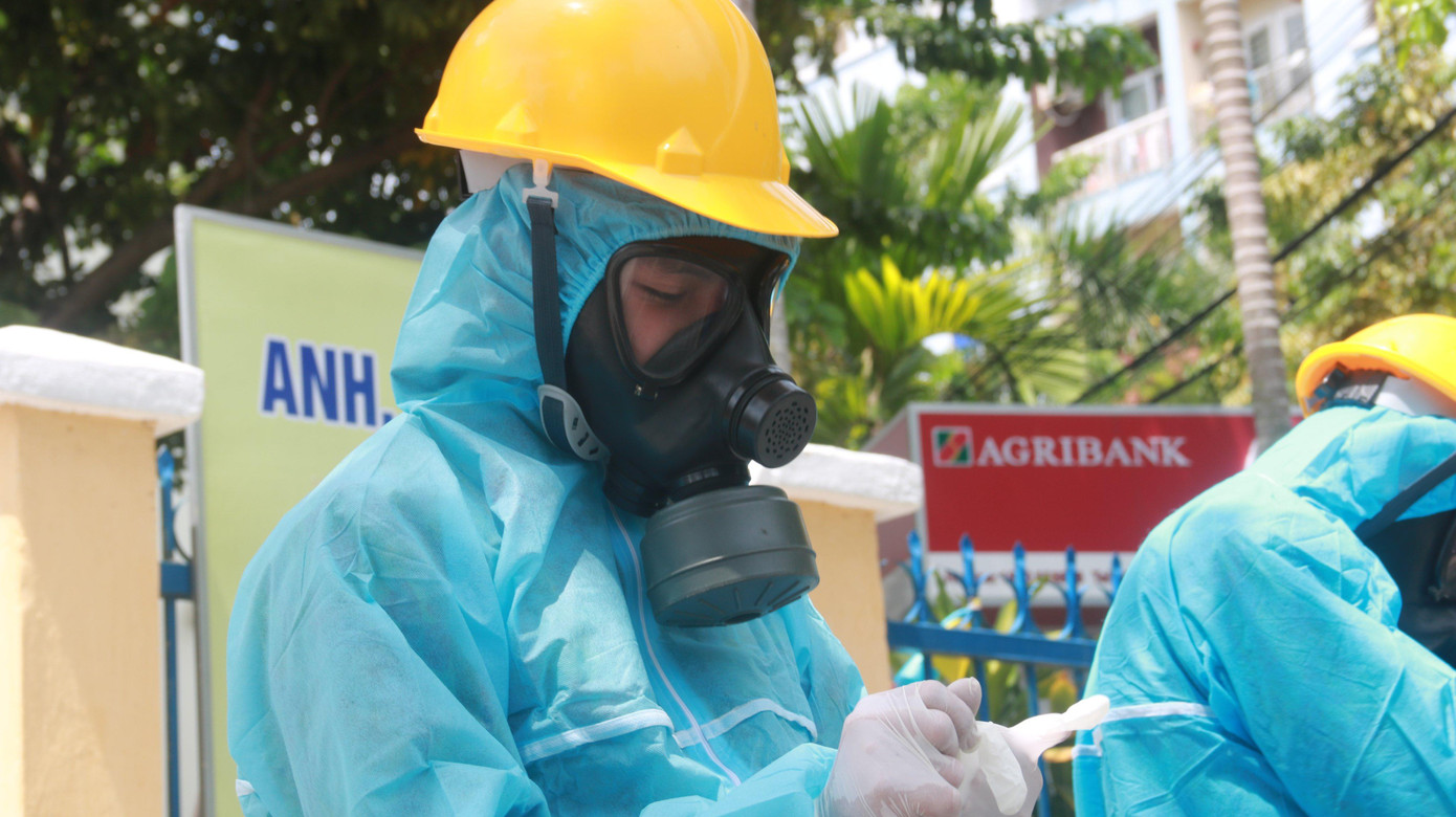 Phường Nại Hiên Đông hiện nay đã có hàng chục ca mắc COVID-19 và đã được phong tỏa cứng, "nội bất xuất, ngoại bất nhập" để phòng chống dịch lây lan trên diện rộng.