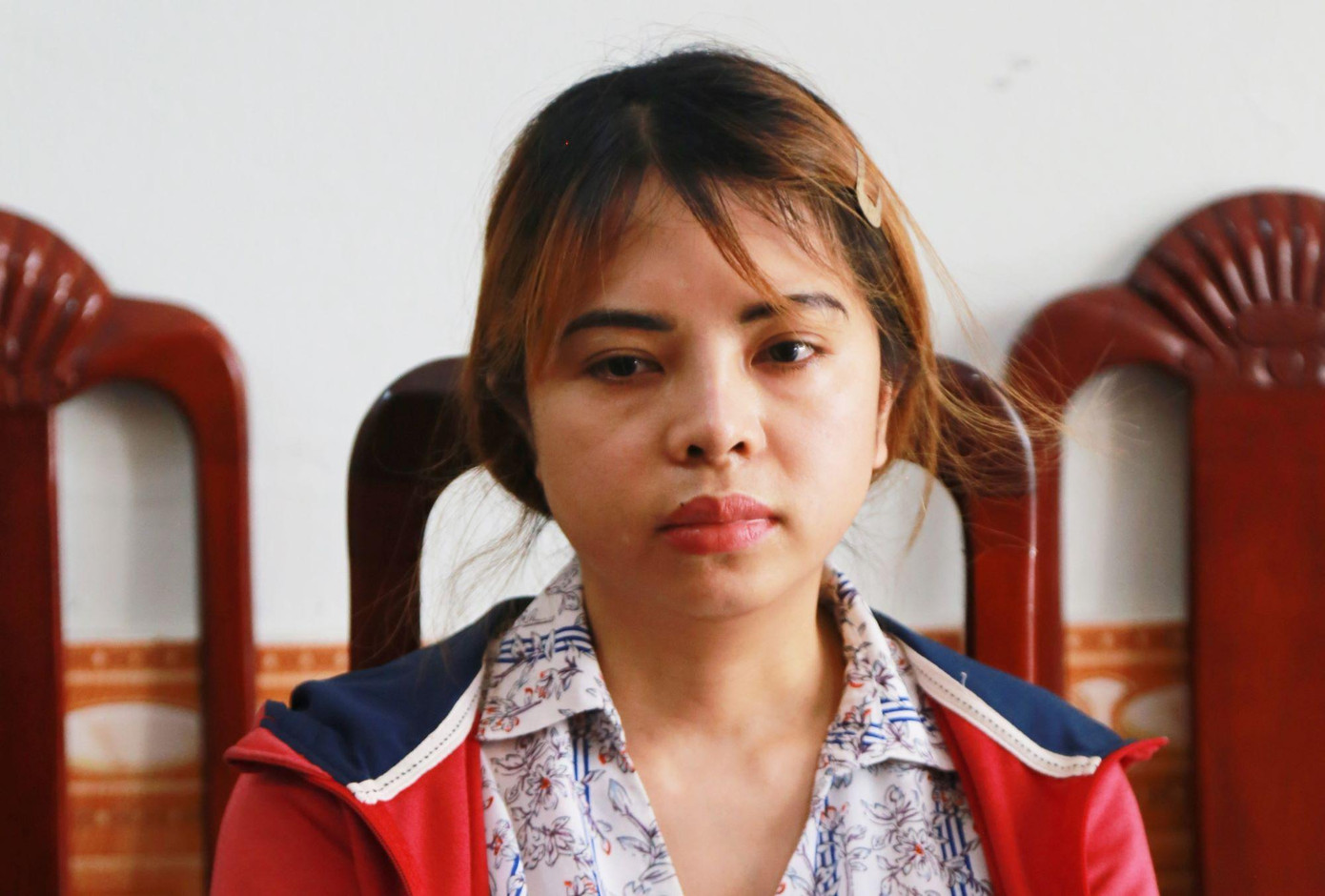 Đối tượng Lê Thị Kim Khánh vừa bị bắt giam để điều tra làm rõ hành vi lừa đảo chiếm đoạt tài sản