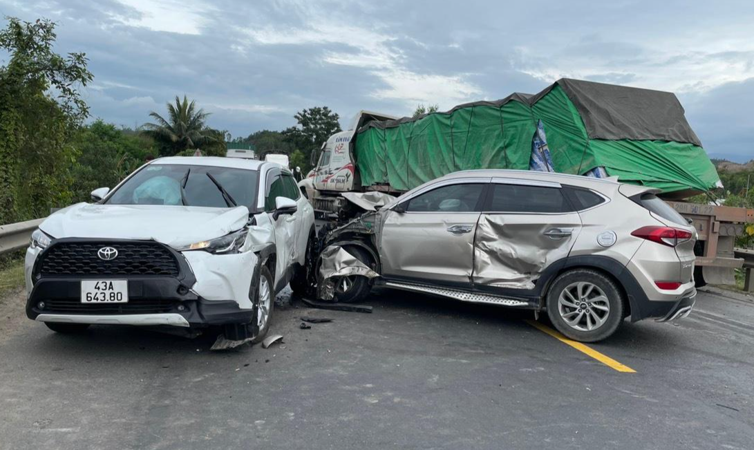 Hiện trường vụ tai nạn. Hiện trường vụ tai nạn.