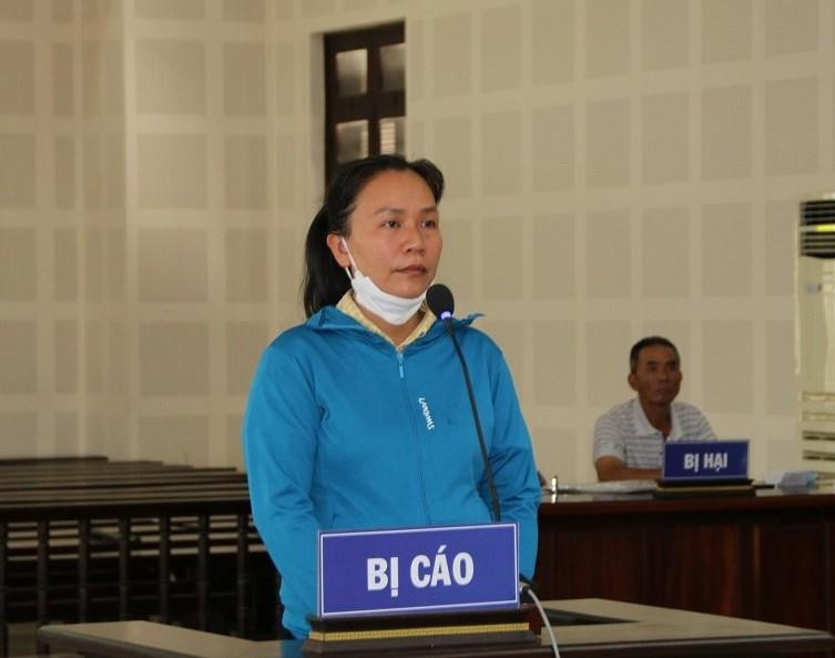 Bị cáo Phạm Thị Hiền tại phiên toà. Bị cáo Phạm Thị Hiền tại phiên toà.