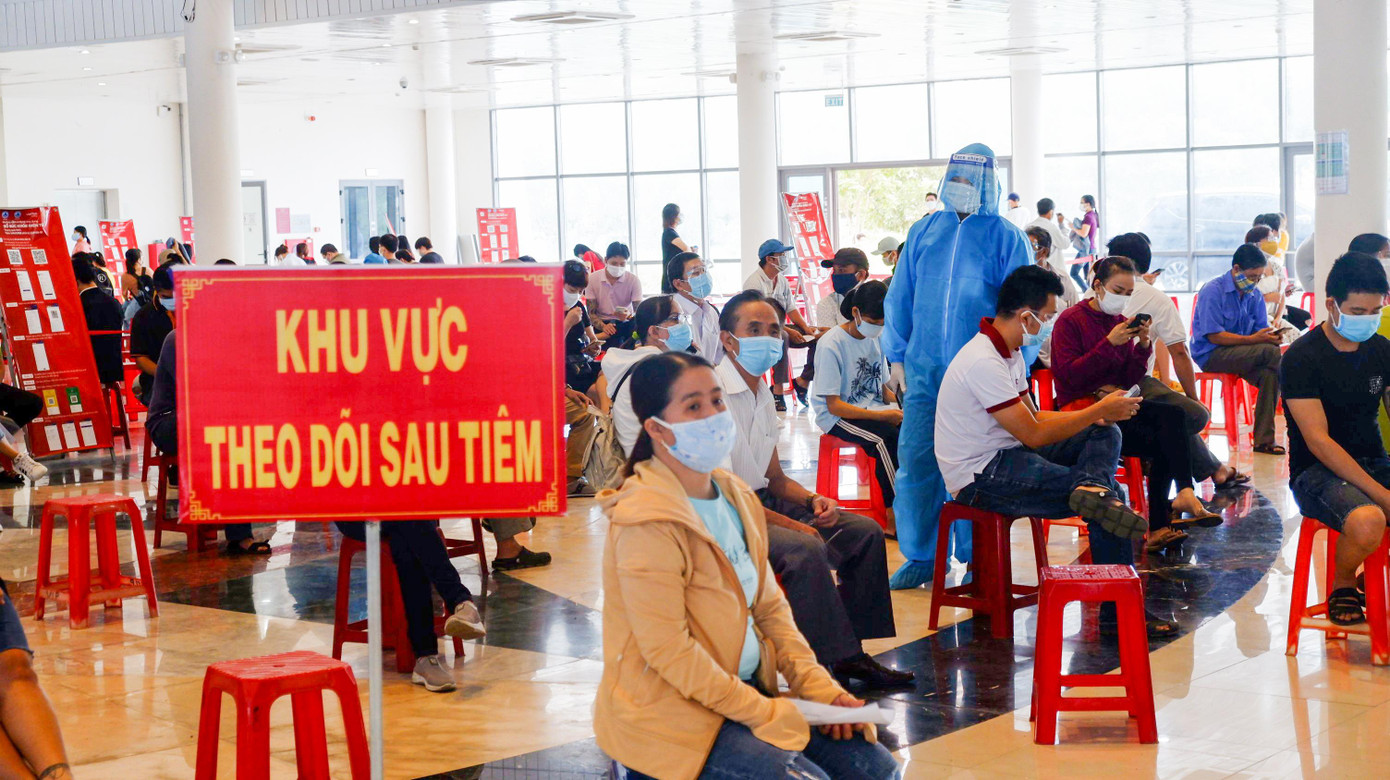 Khu vực theo dõi người sau tiêm tại một điểm tiêm chủng trên địa bàn TP Đà Nẵng.