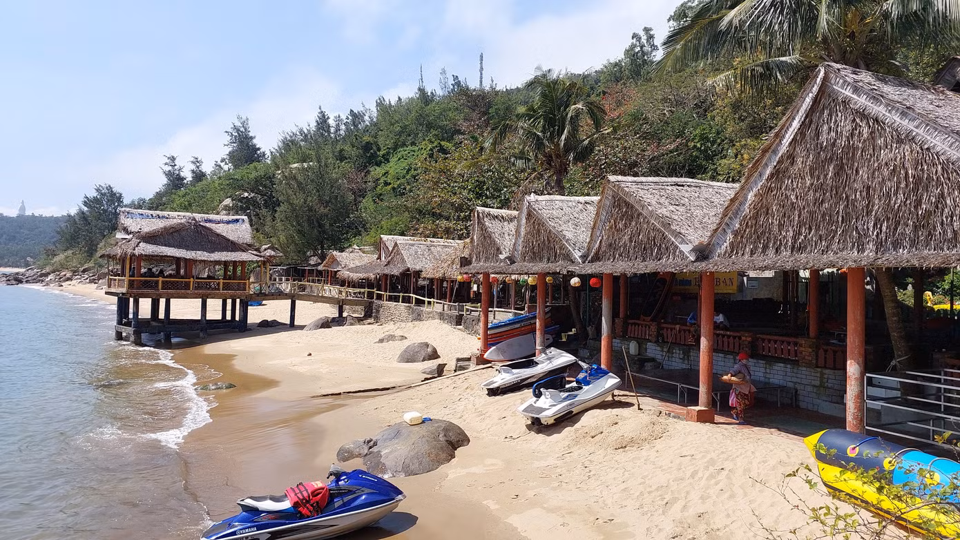 Một khu vực xây dựng công trình trái phép quy mô ở bán đảo Sơn Trà. (ảnh: Nguyễn Thành)