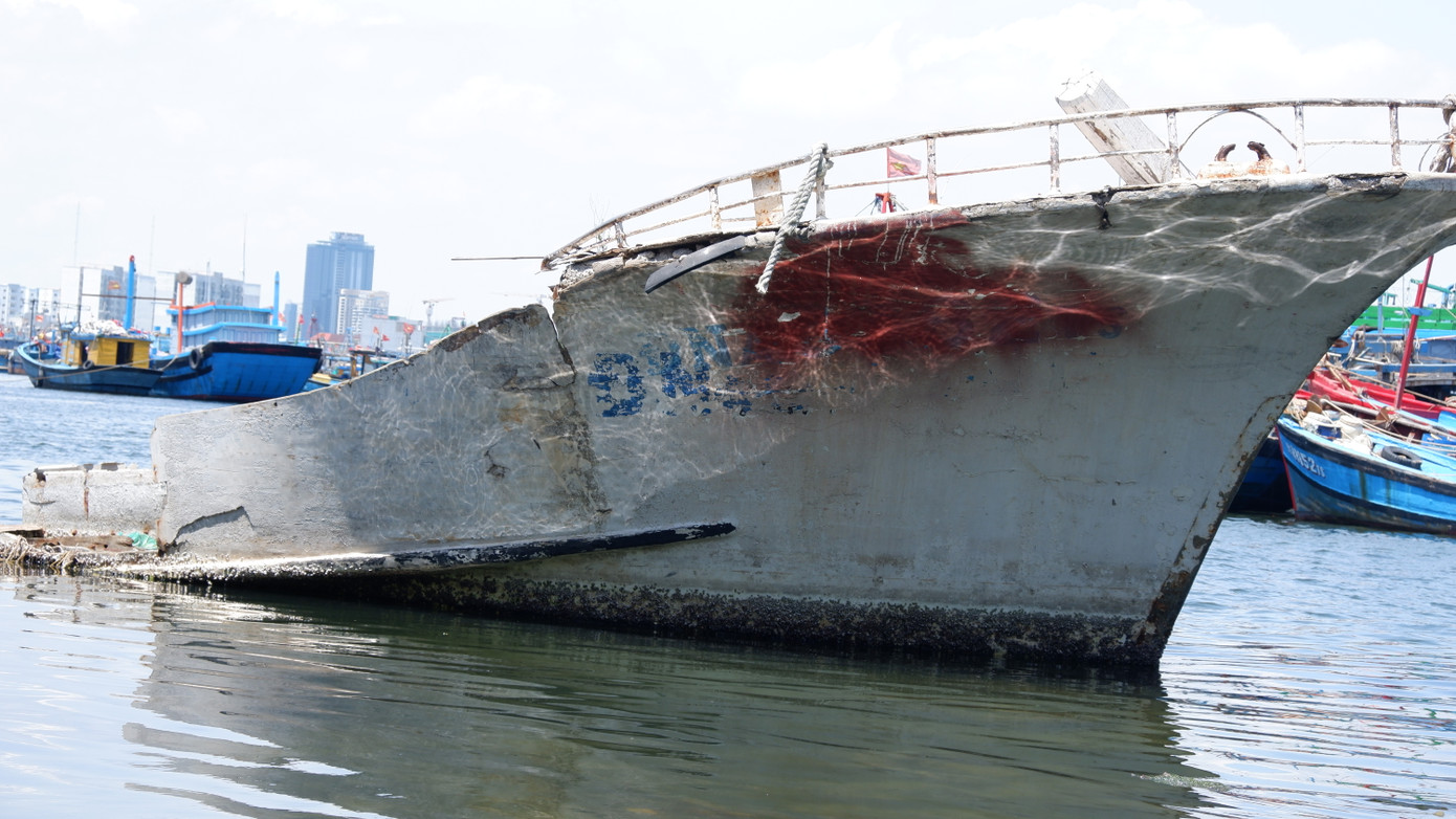 Trong khi chờ đợi giải pháp lâu dài, Ban Quản lý âu thuyền và cảng cá Thọ Quang đã triển khai một số biện pháp tạm thời như vận động ngư dân tháo gỡ toàn bộ bồn chứa dầu trên tàu để tránh nguy cơ tràn dầu, tăng cường quản lý để tránh nguy cơ cháy nổ.