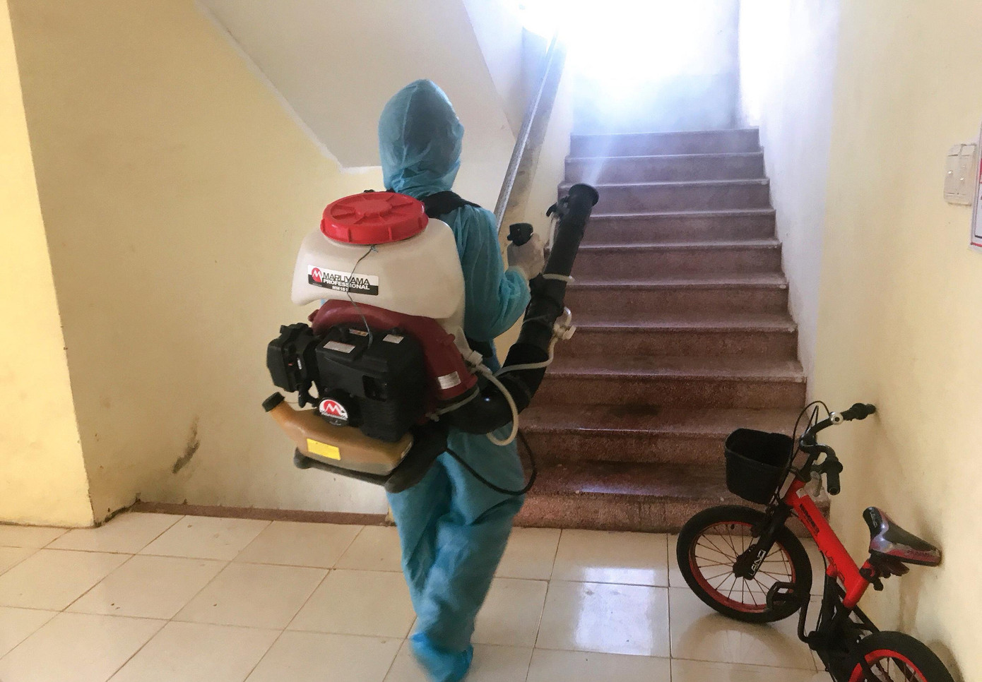 Đến tối ngày 29/7, trên địa bàn phường Nại Hiên Đông, quận Sơn Trà đã có 7 khu chung cư phải cách ly phong tỏa. Bao gồm, chung cư 1B Làng cá, 2A Làng cá, 4B Làng cá, 1A Làng cá, B2 Vicoland (tổ 15), D2 (tổ 34) và 12T3 (tổ 43). Đến tối ngày 29/7, trên địa bàn phường Nại Hiên Đông, quận Sơn Trà đã có 7 khu chung cư phải cách ly phong tỏa. Bao gồm, chung cư 1B Làng cá, 2A Làng cá, 4B Làng cá, 1A Làng cá, B2 Vicoland (tổ 15), D2 (tổ 34) và 12T3 (tổ 43).