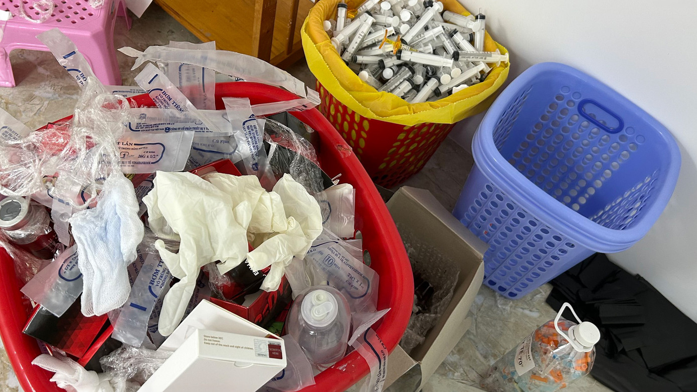 Nhiều vi phạm được phát hiện tại cơ sở thẩm mỹ viện ID Korea. Nhiều vi phạm được phát hiện tại cơ sở thẩm mỹ viện ID Korea.