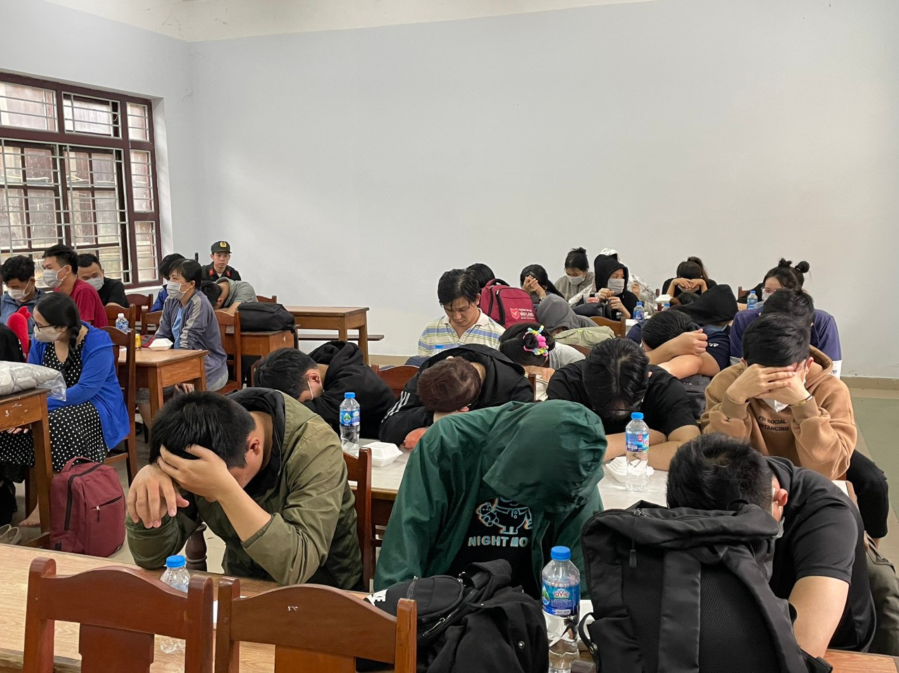 Các đối tượng trong đường dây cho vay nặng lãi vừa bị triệt phá. Các đối tượng trong đường dây cho vay nặng lãi vừa bị triệt phá.