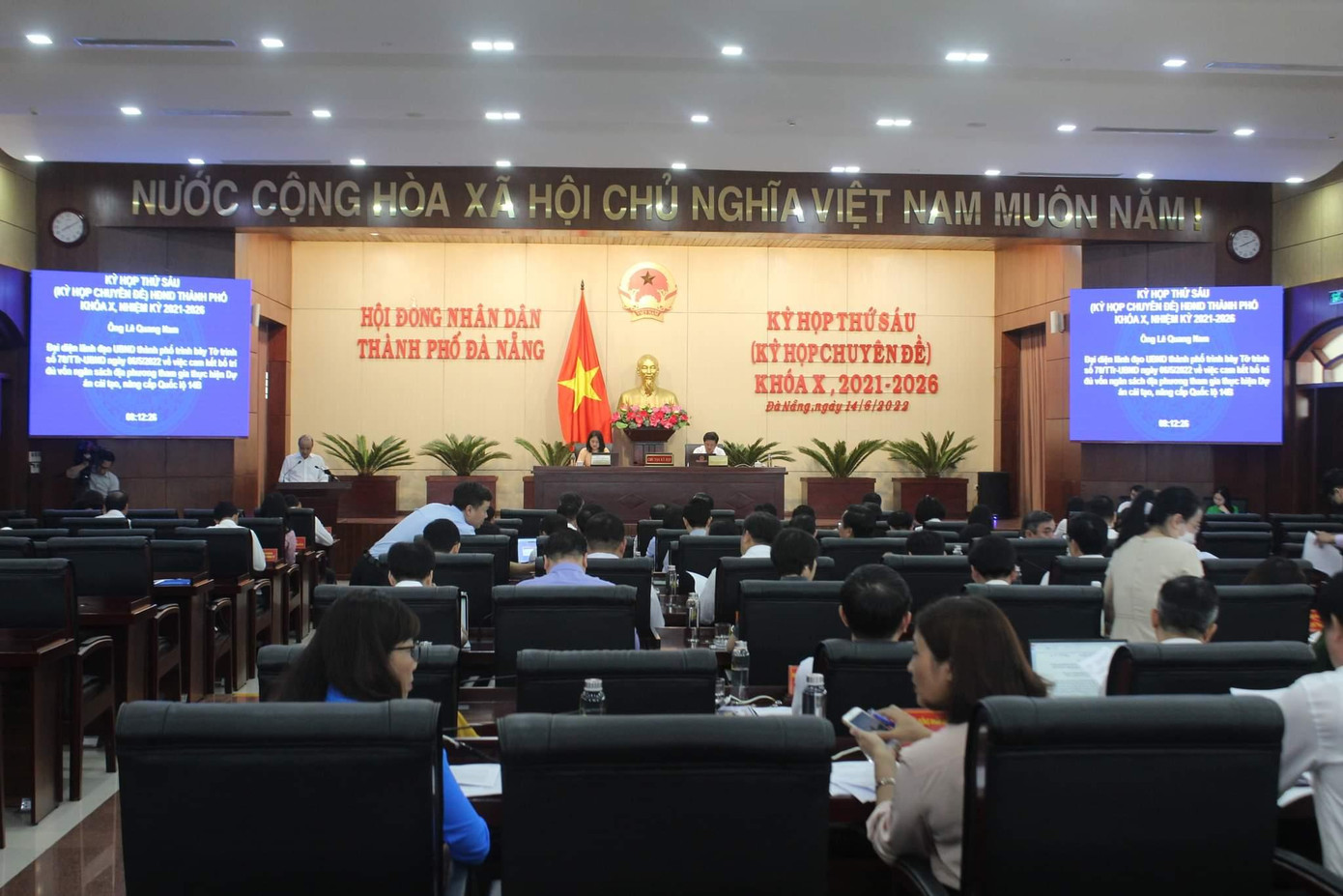 Quang cảnh kỳ họp.