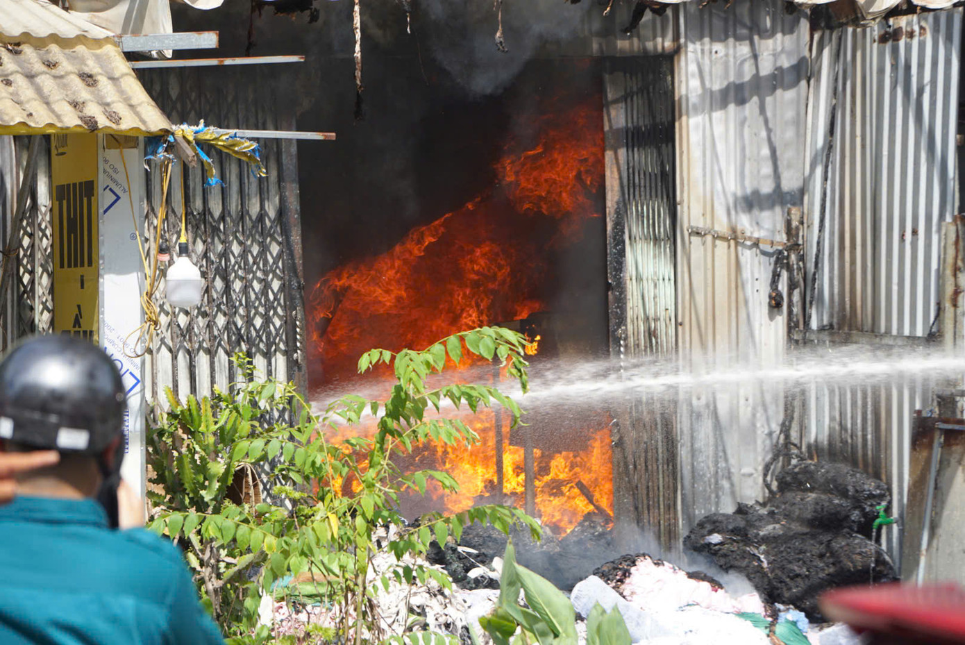 Hiện trường vụ cháy. Hiện trường vụ cháy.