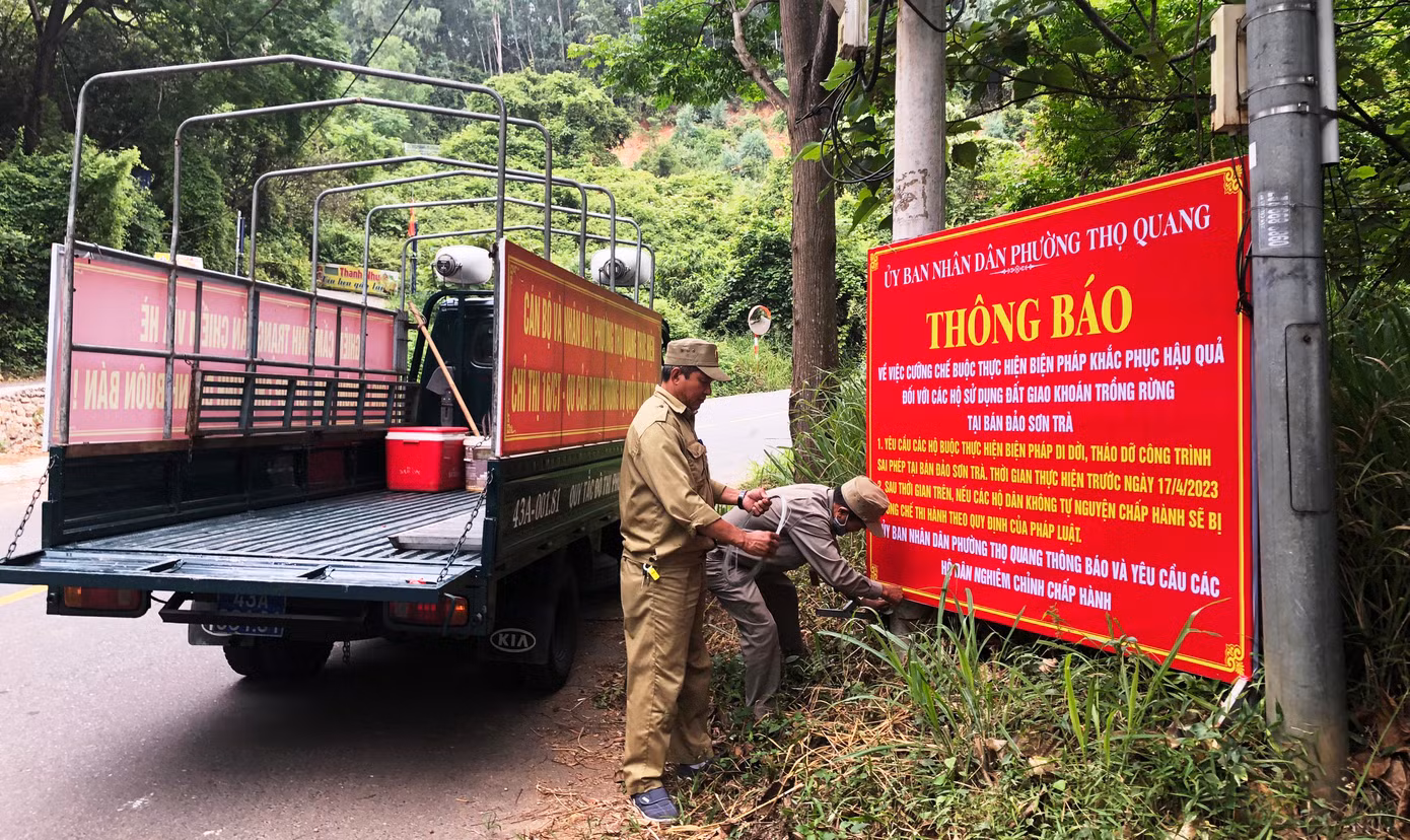 Trên bán đảo Sơn Trà, TP Đà Nẵng hiện có 58 trường hợp vi phạm, xây dựng công trình trái phép. (ảnh: Nguyễn Thành)