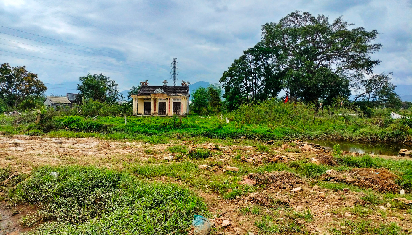 Một nhà thờ nằm trong dự án vẫn chưa thể đền bù, di dời vì chưa đạt sự đồng thuận của người dân.