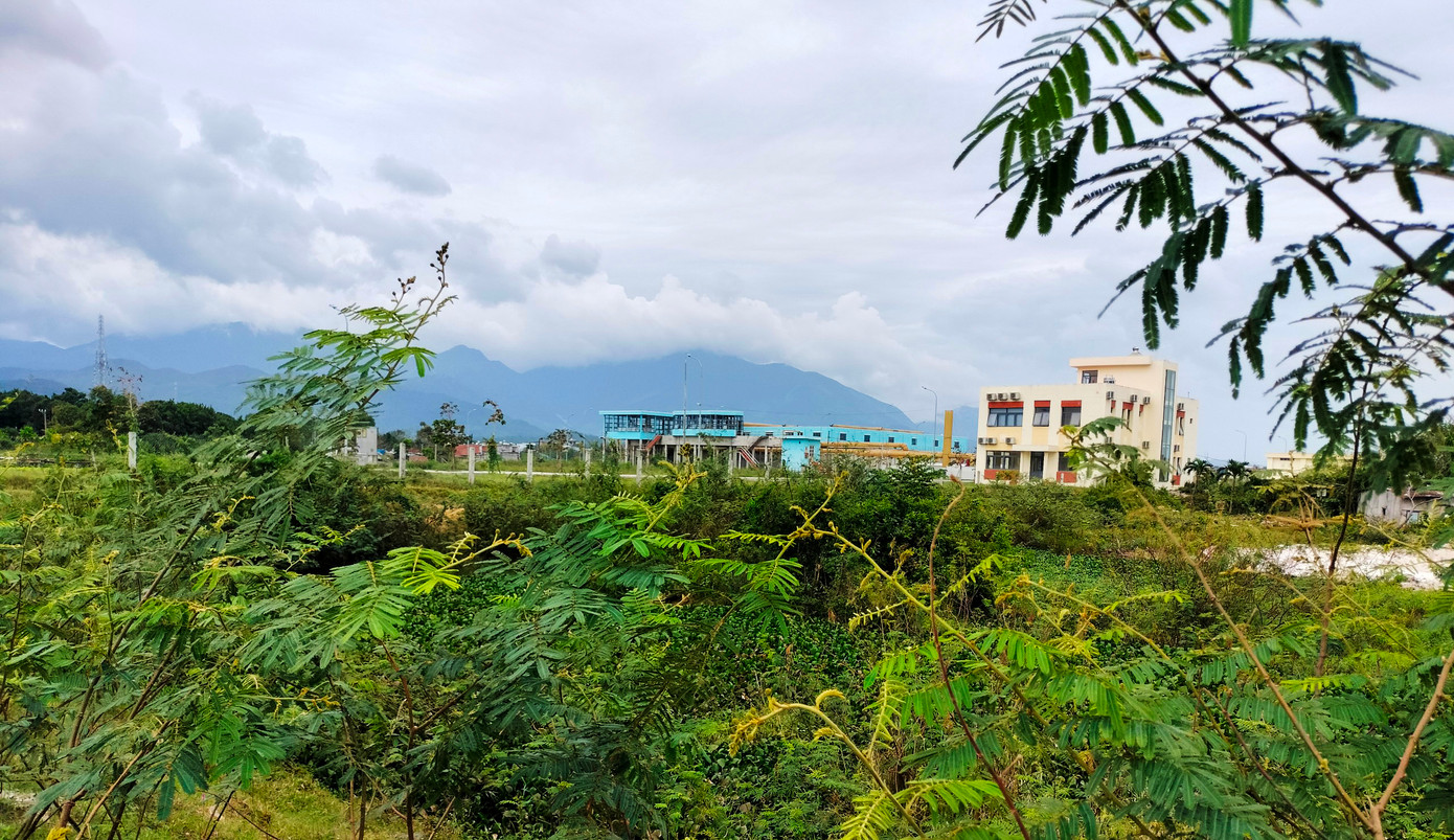 Dự án hiện còn 20 hồ sơ chưa bàn giao mặt bằng, đa số các hộ dân tại đây làm nhà trên đất nông nghiệp, không phải là đất ở nên áp giá đền bù theo quy định nhà nước là quá thấp nên người dân chưa đồng thuận.