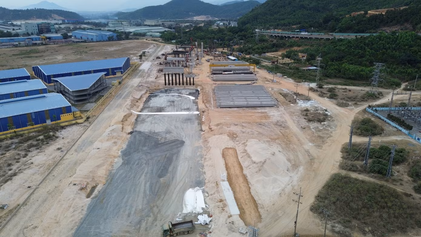 Dự án đường ven biển nối cảng Liên Chiểu đang quá trình thi công.